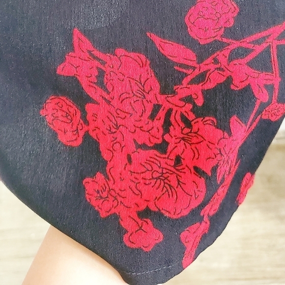 Women floral print blouse long sleeves black& red pop over‎ - Picture 5 of 10